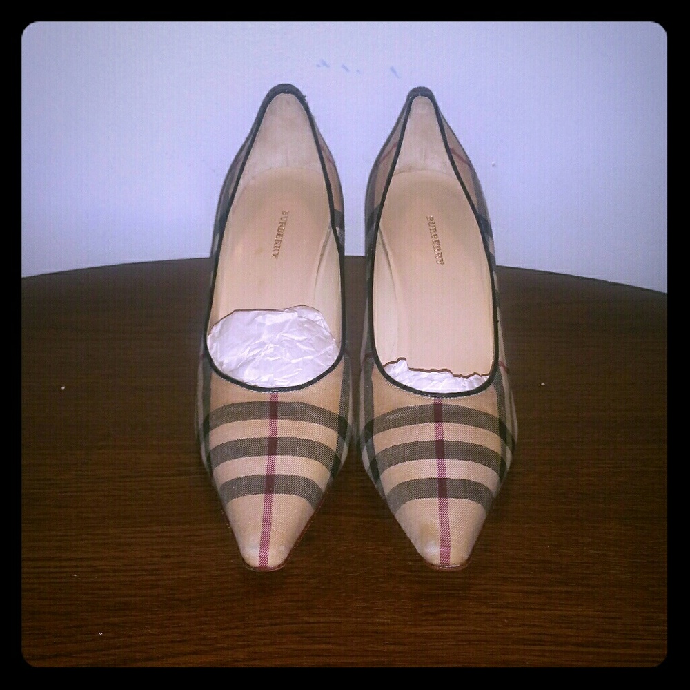 Burberry Classic shoes